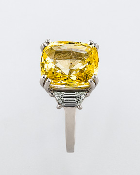 Yellow sapphire gemstone